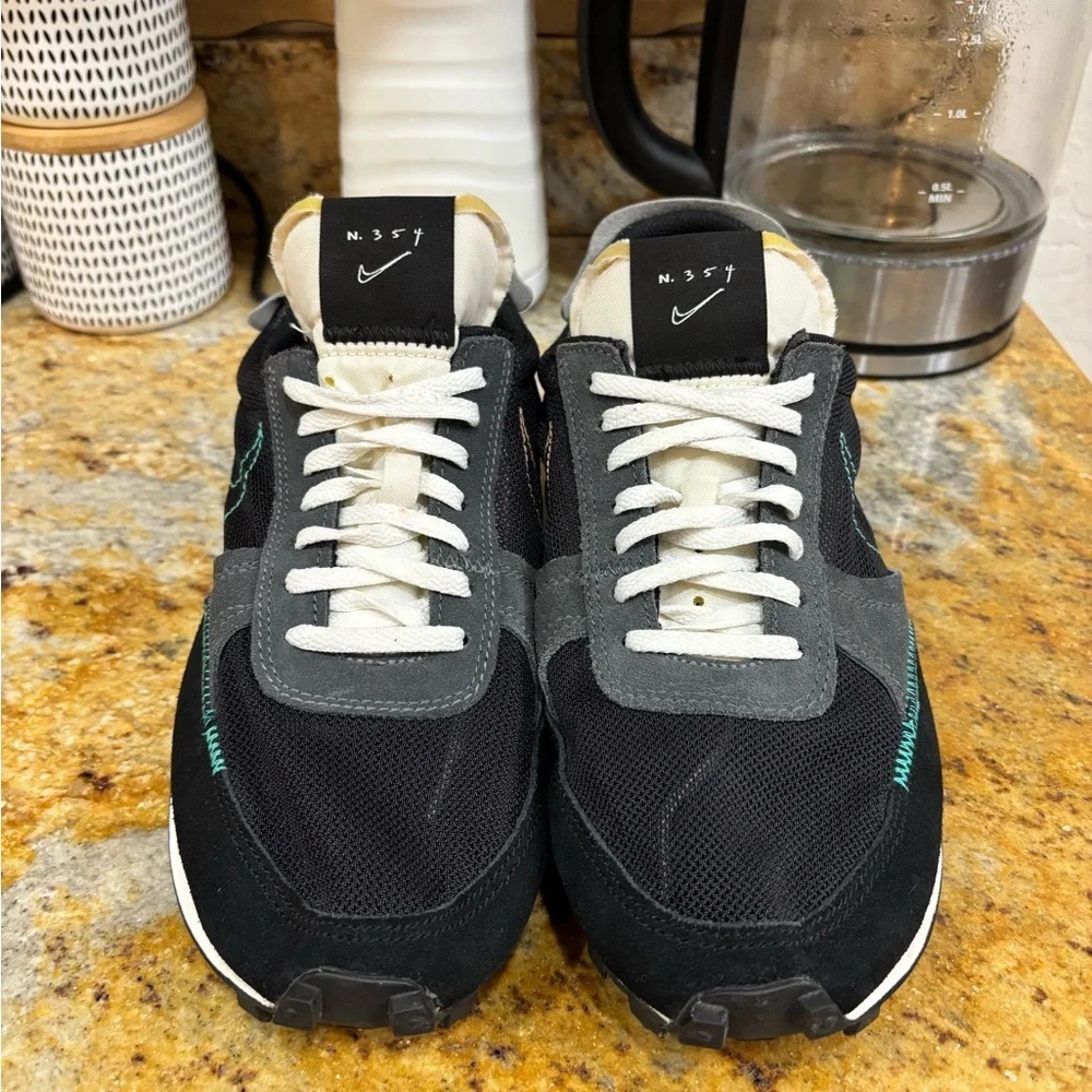 Nike Daybreak Type Black Menta size 8